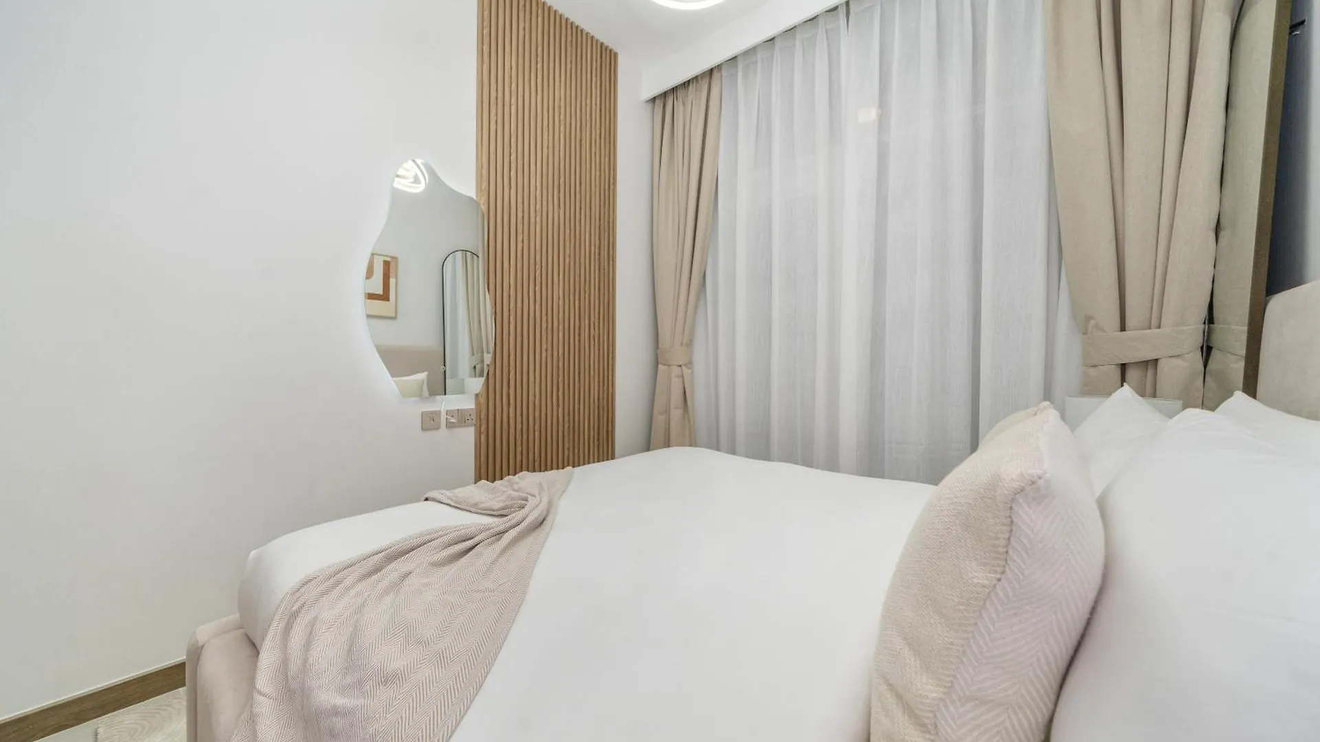 Premium 2Br Missoni Home Fully Furnished Style Dubai 0*,  United Arab Emirates