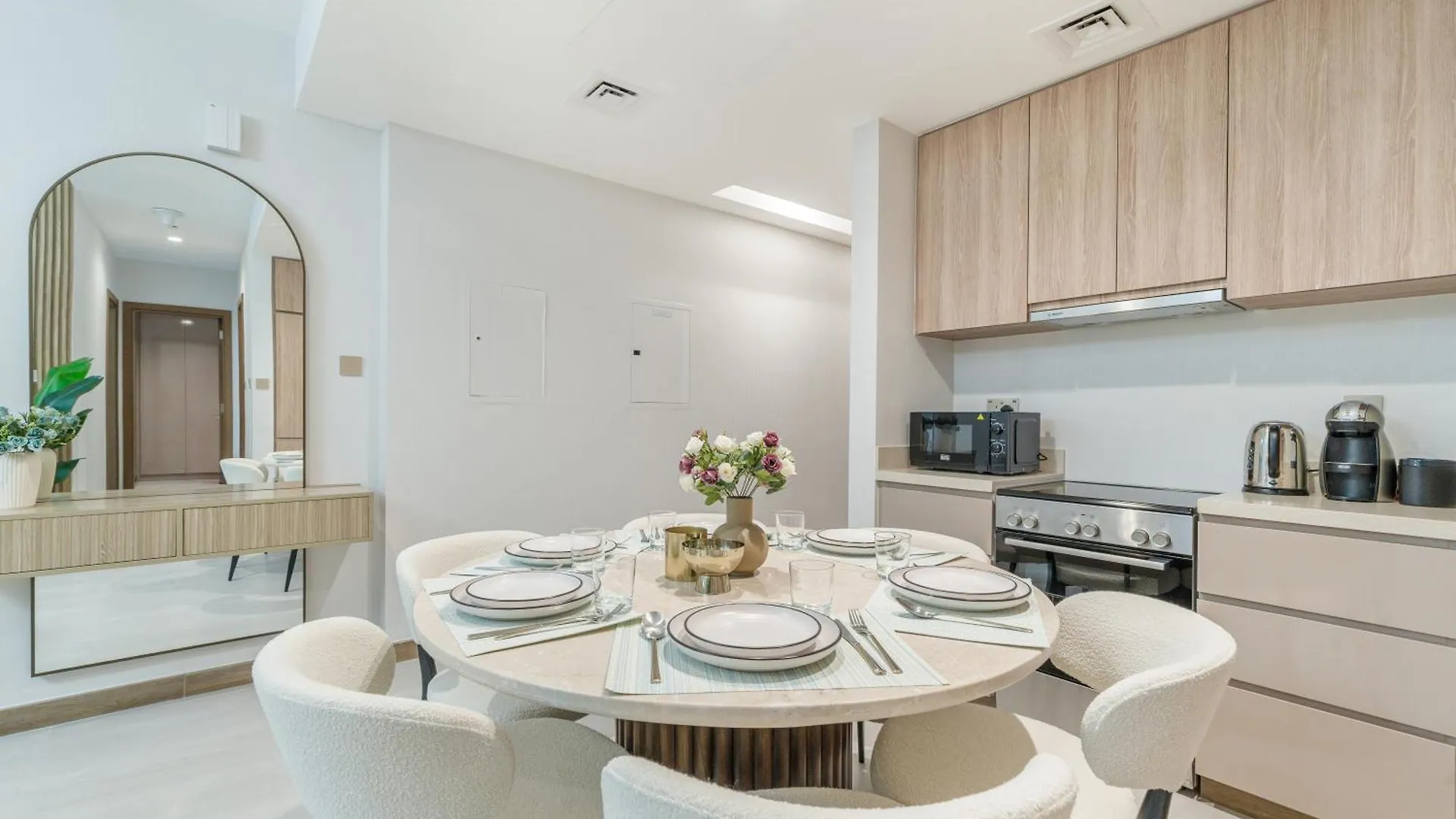 Apartment Premium 2Br Missoni Home Fully Furnished Style Dubai United Arab Emirates